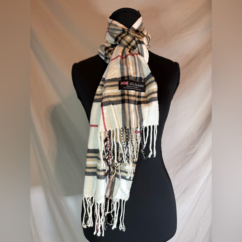 Heritage of Scotland 100% Cashmere Scarf – White Tartan Plaid 🏴